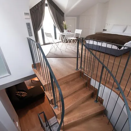 La Casa Pera Suites Aparthotel