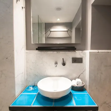 La Casa Pera Suites Aparthotel