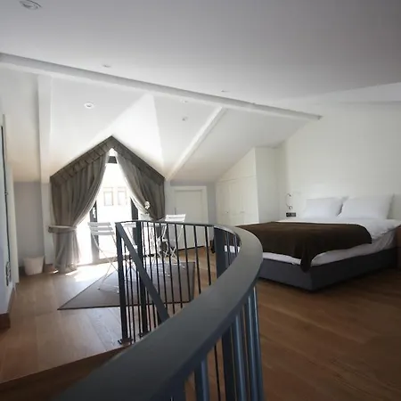 Aparthotel La Casa Pera Suites