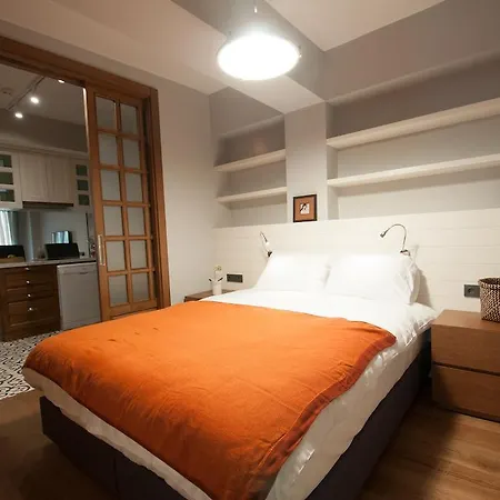 La Casa Pera Suites Aparthotel 3*