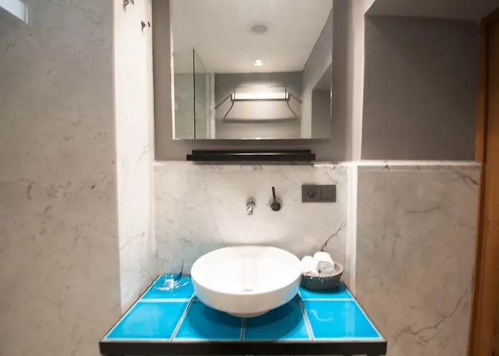 La Casa Pera Suites Aparthotel