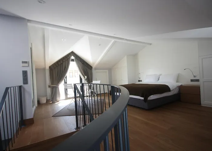 Aparthotel La Casa Pera Suites