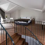 Apartmanhotel La Casa Pera Suites 3*