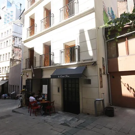 La Casa Pera Suites